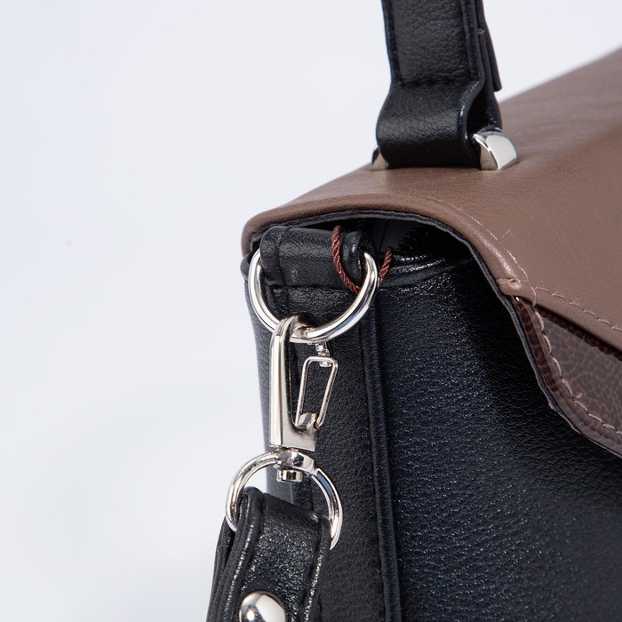 Сумка-мессенджер на клапане, цвет чёрный/коричневый Сумка-мессенджер на клапане, цвет чёрный/коричневый