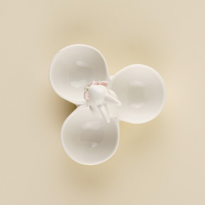 Менажница керамическая SL Home «Кролик», 3 ячейки, 30 мл, 11,5×9,5 см, цвет белый