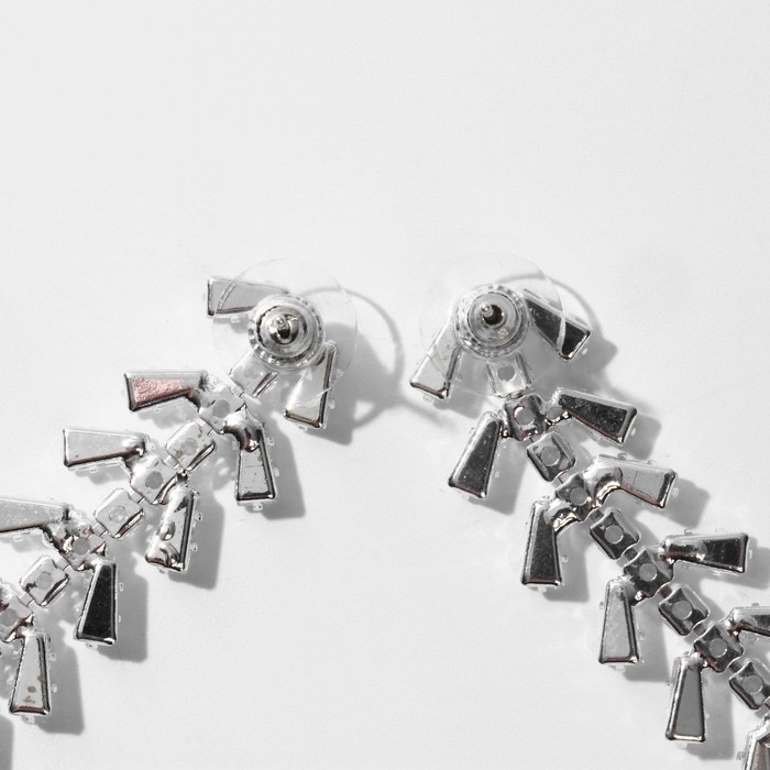 Серьги висячие со стразами «Гроздь» прямоугольники, цвет белый в серебре, 6,5 см