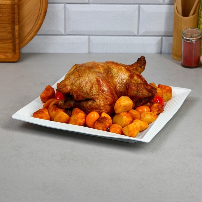 Блюдо «Негин», квардратное, фарфор, Иран Блюдо «Негин», квардратное, фарфор, Иран