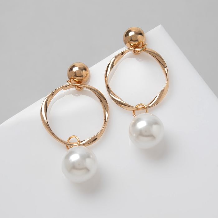 Серьги с жемчугом «Нежность» круг с бусиной, цвет белый в золоте Серьги с жемчугом «Нежность» круг с бусиной, цвет белый в золоте