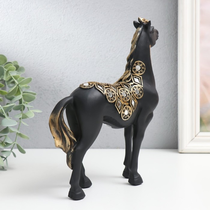 Сувенир полистоун Сувенир полистоун "Императорский чёрный конь, с зеркалами" 19х5,5х21,5 см
