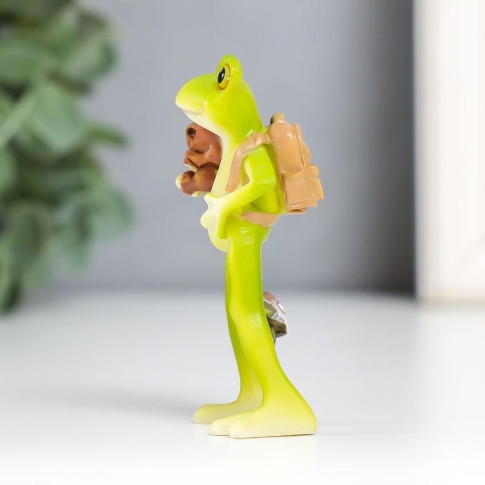 Сувенир полистоун Сувенир полистоун "Лягушонок с белочкой" 7х3,1х2,5 см