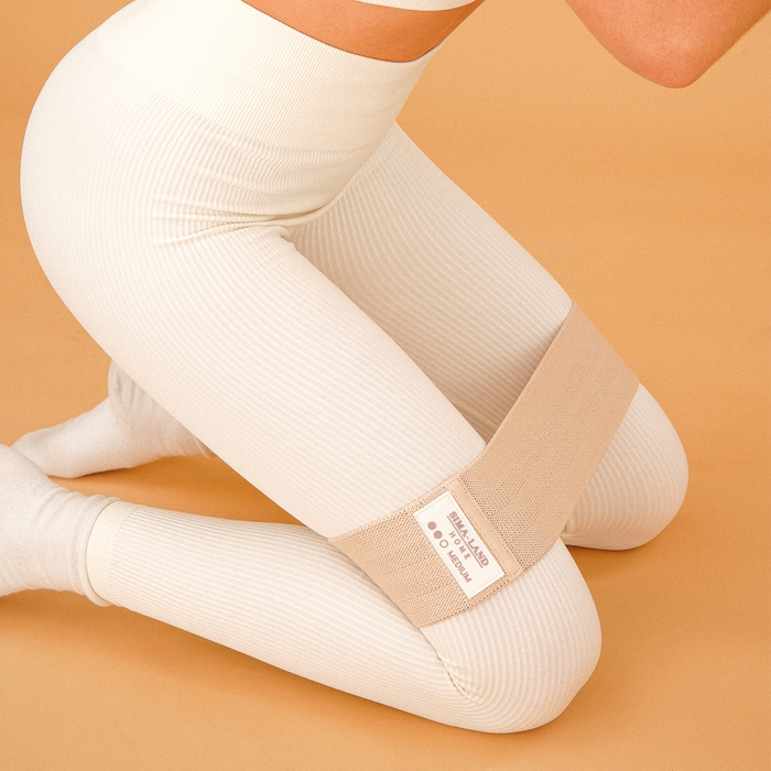 Фитнес-резинка Sima-Land Home MEDIUM, нагрузка 13-22 кг, цвет бежевый Фитнес-резинка Sima-Land Home MEDIUM, нагрузка 13-22 кг, цвет бежевый