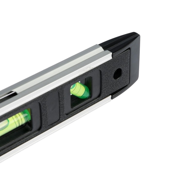 Уровень пластиковый магнитный ТУНДРА, фрезерованный, 3 глазка, 225 мм Уровень пластиковый магнитный ТУНДРА, фрезерованный, 3 глазка, 225 мм