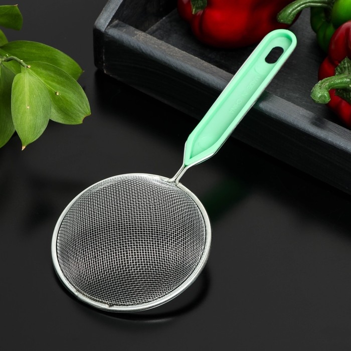 Сито для просеивания с ручкой Доляна «Хозяюшка», d=10 см, цвет зелёный Сито для просеивания с ручкой Доляна «Хозяюшка», d=10 см, цвет зелёный