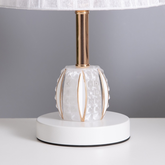 Лампа настольная Лампа настольная "Клаудия" 1х40Вт Е27 1х5Вт LED белый/прозрачный 21х21х34см