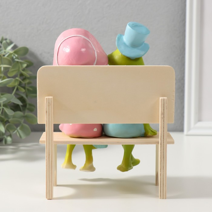 Сувенир полистоун Сувенир полистоун "Лягушки на скамеечке - свидание" 16,8х8,5х13 см