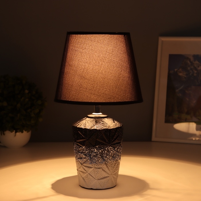 Лампа настольная Лампа настольная "Дунмэй" 1х40Вт Е14 черный/белый 19,5х19,5х35см