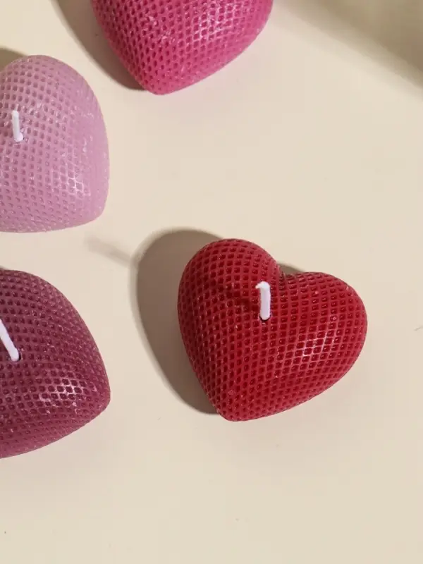 Набор свечей декоративных "Вафельные сердца" 5 шт 4,5х4,5 розово-фиолетовые 6,5х22,5х3,5 см   109135