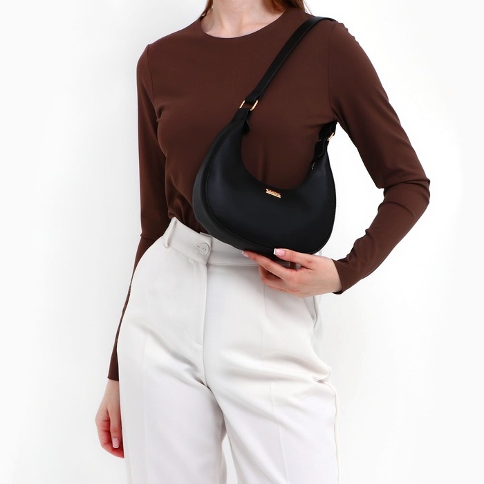 Сумка женская из искусственной кожи, 22х23х6 см, черный цвет Сумка женская из искусственной кожи, 22х23х6 см, черный цвет