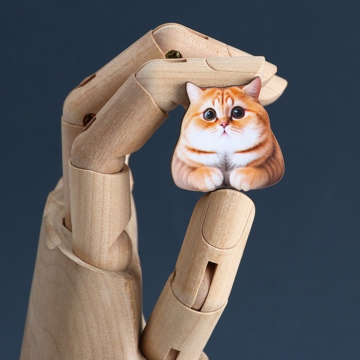 Значок талисман «Ты не устоишь», 3,3 х 3,3 см. Значок талисман «Ты не устоишь», 3,3 х 3,3 см.