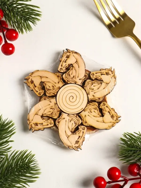 Подставка под горячее Лошадь Красотка , 11см, можжевельник Подставка под горячее Лошадь Красотка , 11см, можжевельник