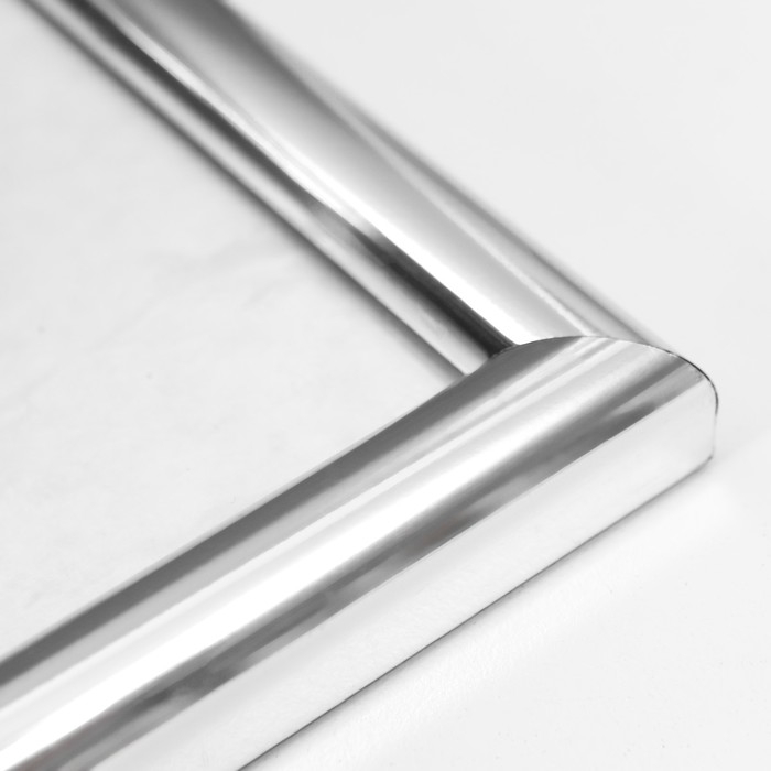 Фоторамка пластик 21х30 см серебро (112) Фоторамка пластик 21х30 см серебро (112)