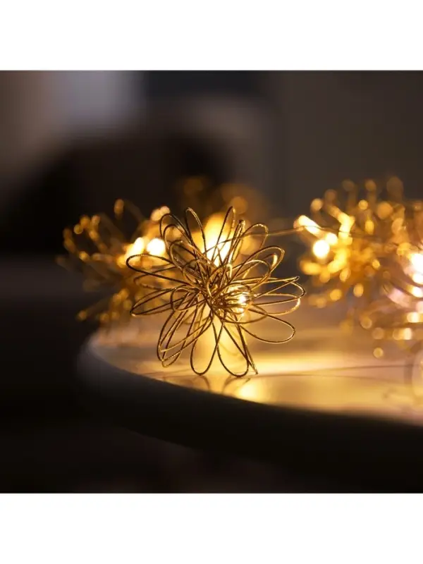 Гирлянда &laquo;Нить&raquo; роса 5 см с насадками &laquo;Вспышка&raquo;, IP20, серебристая нить, 10 LED, от батареек АА&times;2, свечение тёплое белое