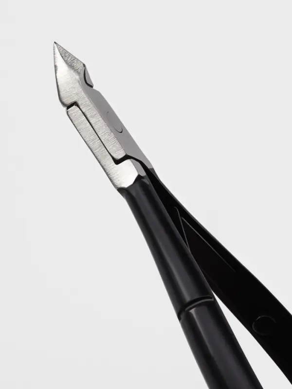 Кусачки маникюрные для кутикулы, двойная пружина, 11 см, длина лезвия-8 мм, чёрные, серебристые