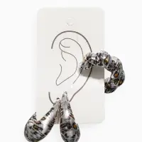 Серьги и каффы QF &laquo;Леопард&raquo;, набор, жгутик, цвет серебро