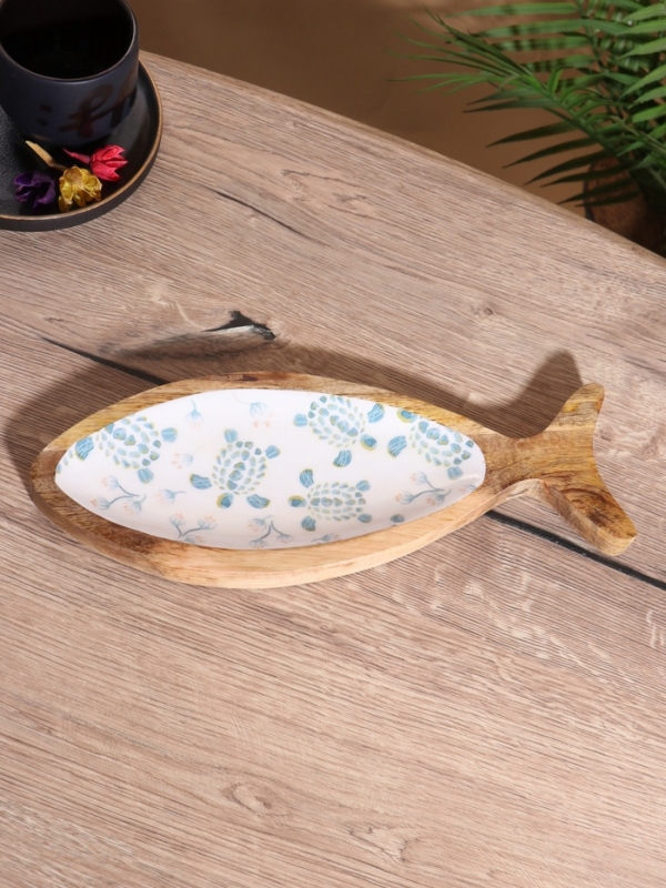 Блюдо в форме рыбки Блюдо в форме рыбки "Черепаха и цветы" дерево манго 32х11,5х2 см