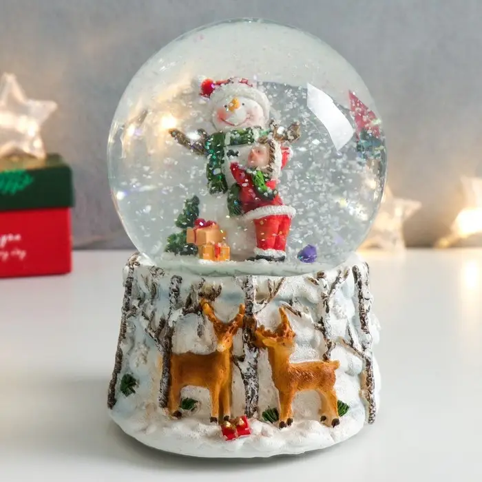 Сувенир полистоун водяной шар музыка "Обнимашки со снеговиком" 11,5х11,5х14 см