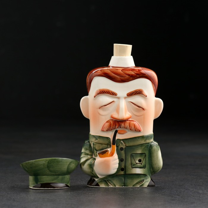 Штоф фарфоровый «Сталин», в упаковке книге Штоф фарфоровый «Сталин», в упаковке книге