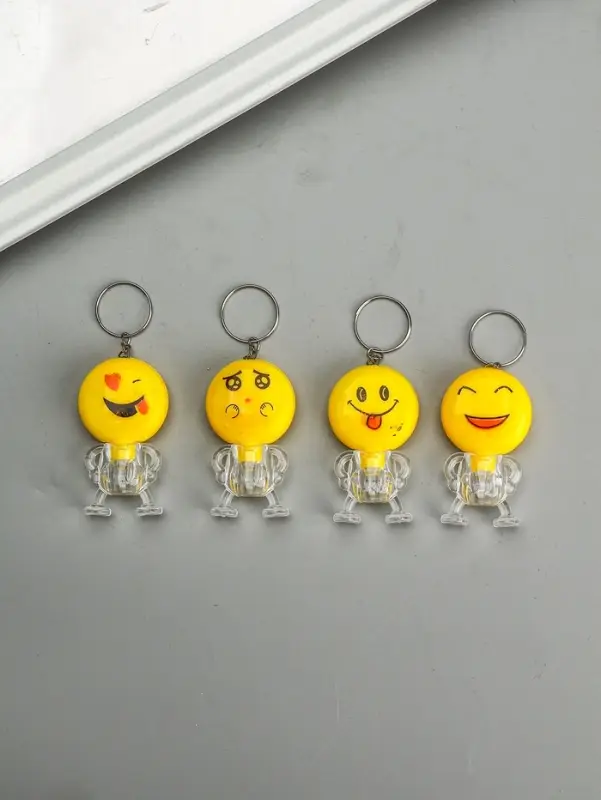 Фонарик брелок для ключей на кольце &laquo;Смайлик&raquo;, 1 LED, 3&times;5.5 см, МИКС