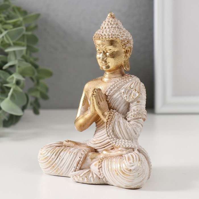 Сувенир полистоун Сувенир полистоун "Будда в белом одеянии. Ладони вместе" 5х9,5х12 см