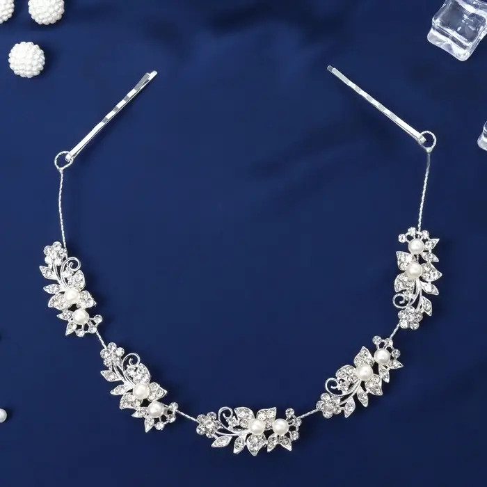 Аксессуар для волос &laquo;Джуди&raquo;, лепестки, 26 см, серебро