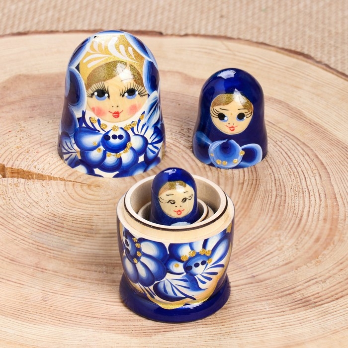 Матрёшка «Марина», сине-белое платье, 3 кукольная. 9-11  см Матрёшка «Марина», сине-белое платье, 3 кукольная. 9-11  см