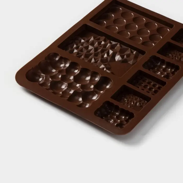 Форма для шоколада Доляна &laquo;Шоколадное ассорти&raquo;, силикон, 20&times;14.8&times;0.7 см, 9 ячеек, коричневая