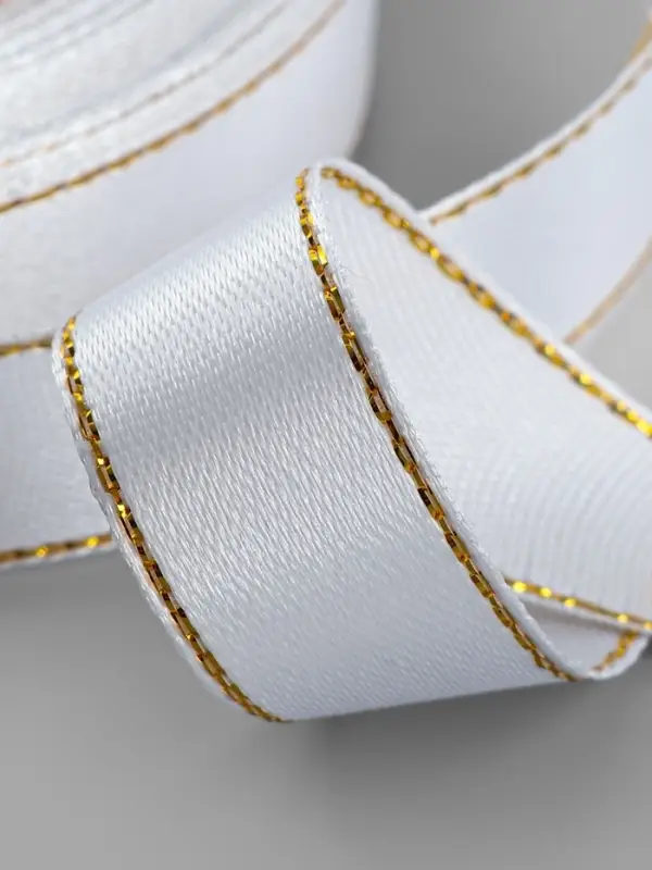 Лента атласная, с золотым люрексом, 15 мм, 23±1 м, белая №001 Лента атласная, с золотым люрексом, 15 мм, 23±1 м, белая №001