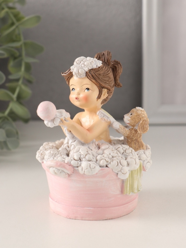 Сувенир полистоун Сувенир полистоун "Купание - малышка и пёсик" 8,5х8х10,5 см