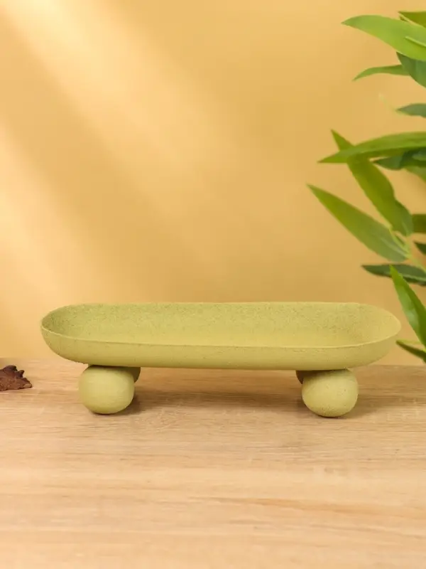 Блюдо сервировочное текстурное на золотых ножках сферах "Олива" 20х10,5х5 см