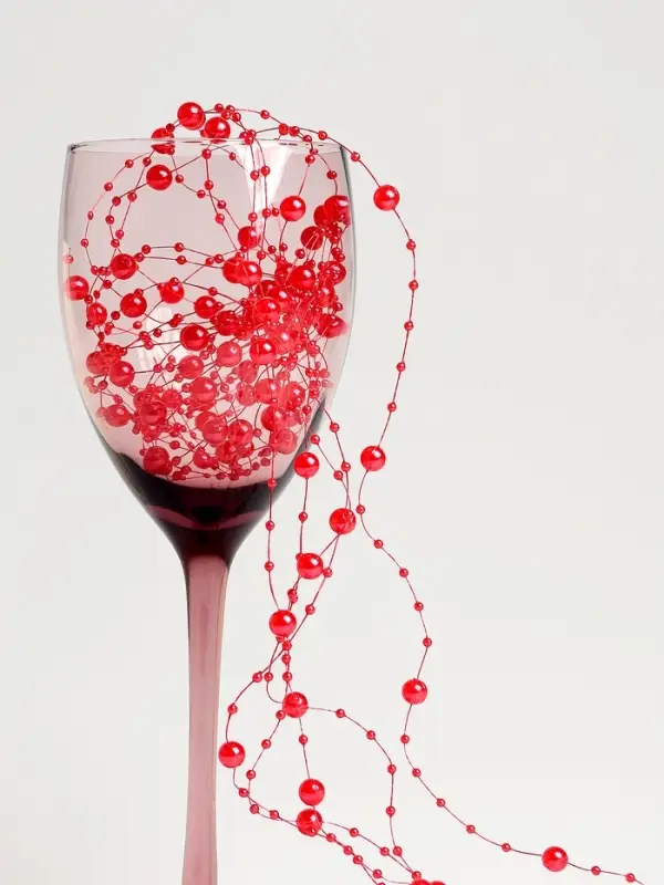 Гирлянда для декора из бусин, красная Гирлянда для декора из бусин, красная