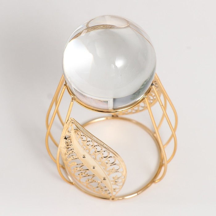 Сувенир интерьерный металл, стекло  Сувенир интерьерный металл, стекло "Ажурные листья и шар" d=6 см золото 9,5х9х14 см