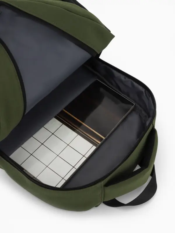 Рюкзак, 27*13*38,5 см, 2 отд 4н/карм, Комби, Водонепрон. дно, зеленый/черн