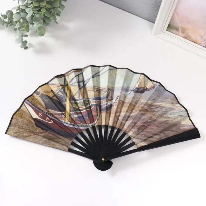 Веер пластик, текстиль h=26,5 см Веер пластик, текстиль h=26,5 см "Лодки на берегу"