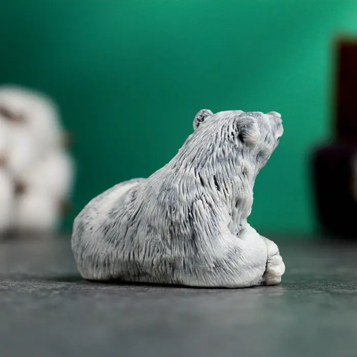 Фигурка &laquo;Девочка с медведем&raquo;, 4 см