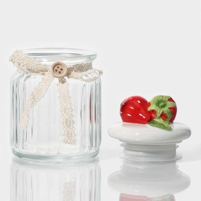 Банка стеклянная для хранения сыпучих продуктов Доляна «Клубника», 250 мл, 8×13 см, с керамической крышкой Банка стеклянная для хранения сыпучих продуктов Доляна «Клубника», 250 мл, 8×13 см, с керамической крышкой