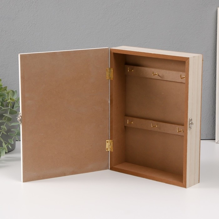 Ключница дерево 6 крючков Ключница дерево 6 крючков "Кувшин с лавандой" 19,5х5,5х26 см