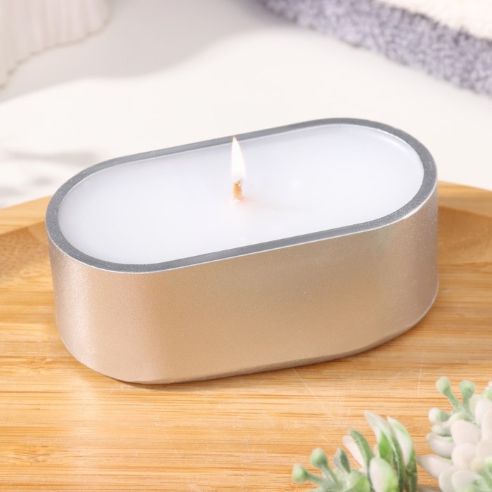 Свеча в овальном подсвечнике из гипса,9,5х4,7х3см,серебро Свеча в овальном подсвечнике из гипса,9,5х4,7х3см,серебро