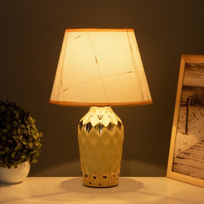 Лампа настольная Лампа настольная "Наталия" 1х40Вт Е14 бежевый/золото 24х24х40см