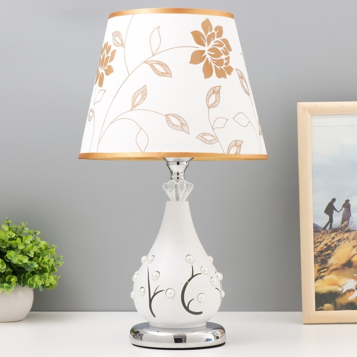 Настольная лампа Настольная лампа "Сабрина" Е27 40Вт белый 25х25х43 см RISALUX