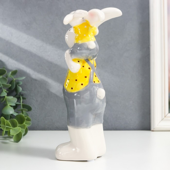 Сувенир керамика Сувенир керамика "Зайка на плечах у папы" жёлтый, 10х9,5х21 см