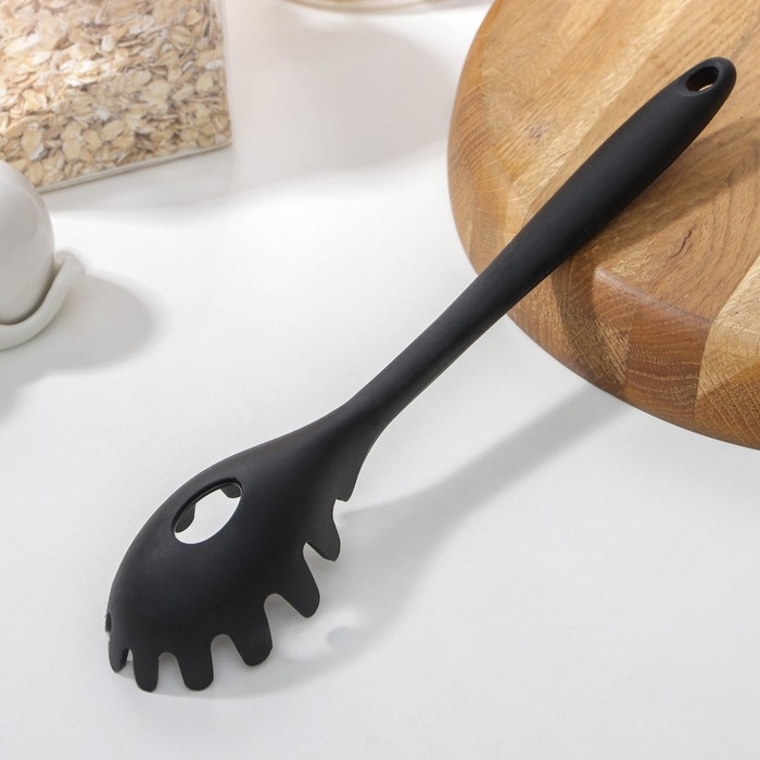 Ложка для спагетти Magistro Black, нейлон, 29×6 см, цвет чёрный Ложка для спагетти Magistro Black, нейлон, 29×6 см, цвет чёрный