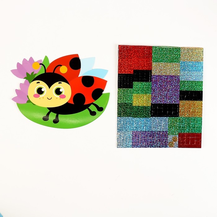 Аппликация стикерами форменная «Божья коровка на листочке», набор для творчества, стикерная мозаика