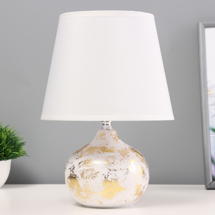 Настольная лампа Настольная лампа "Паттио" Е14 40Вт белый золото 20х20х29см