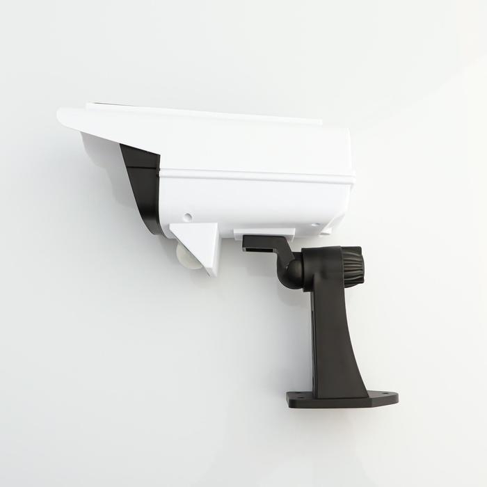 Фонарь уличный аккумуляторный, 180 Вт, 1200 мАч, 77 СОВ, IP66, солнеч. батарея, датчик Фонарь уличный аккумуляторный, 180 Вт, 1200 мАч, 77 СОВ, IP66, солнеч. батарея, датчик