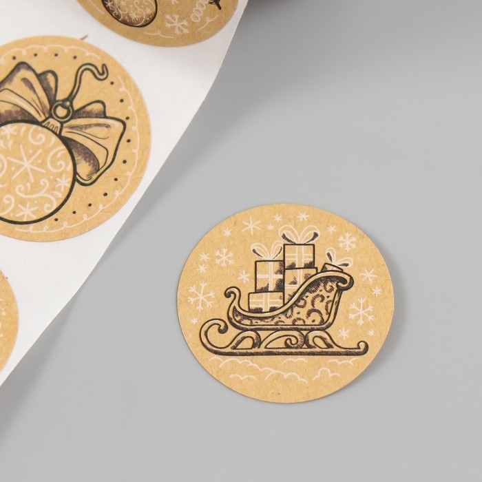 Наклейка бумага крафт Наклейка бумага крафт "Новогодний" d=2,5 см 252 шт в рулоне