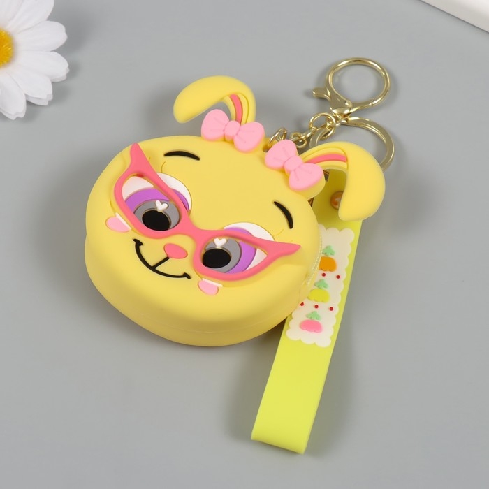 Брелок кошелёк с карабином, ремешком силикон Брелок кошелёк с карабином, ремешком силикон "Зайка в очках" 3,5х9х9 см