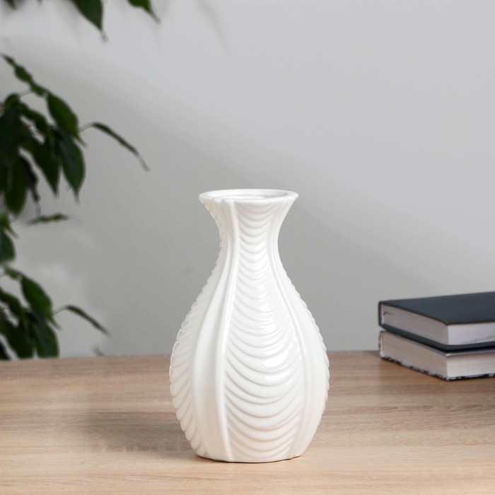 Ваза керамика настольная Ваза керамика настольная "Джойс" 20 см, белый